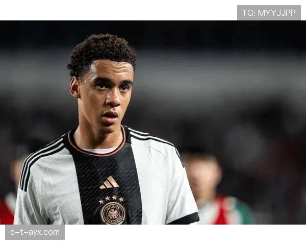 佩德里荣膺西甲最佳年轻球员，闪耀绿茵展新星风采