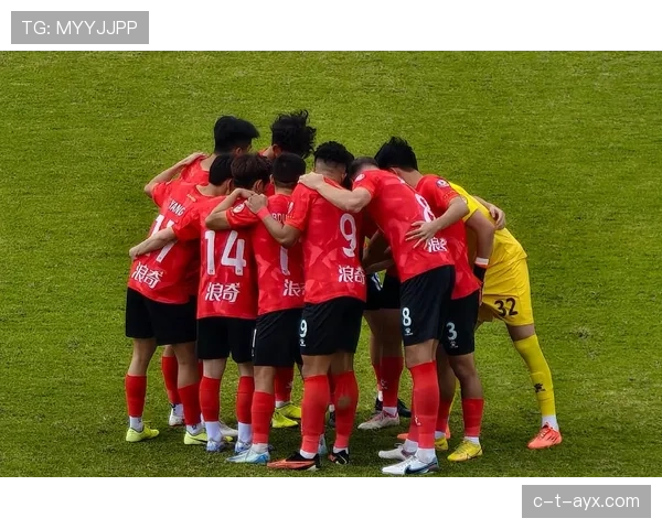 广州队欠薪风波升级，球员集体发声呼吁解决薪资困境