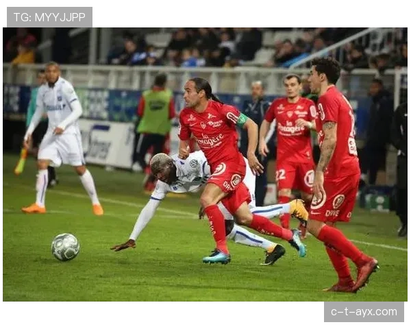 奥多松·爱德华状态回暖,强势回归展现出色得分能力 奥多松·爱德华状态回暖,强势回归展现出色得分能力